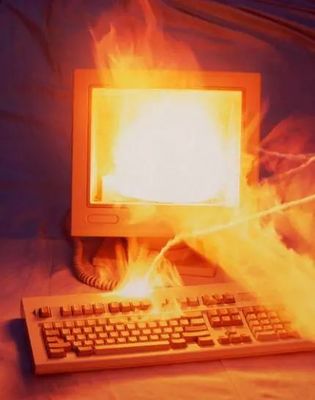 電腦突發(fā)火災莫慌張 電氣火災中計算機的正確應急處理指南